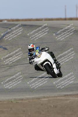 media/Nov-26-2023-TrackDaz (Sun) [[64ad8cfd8f]]/Mock Race/Outside Grapevine/